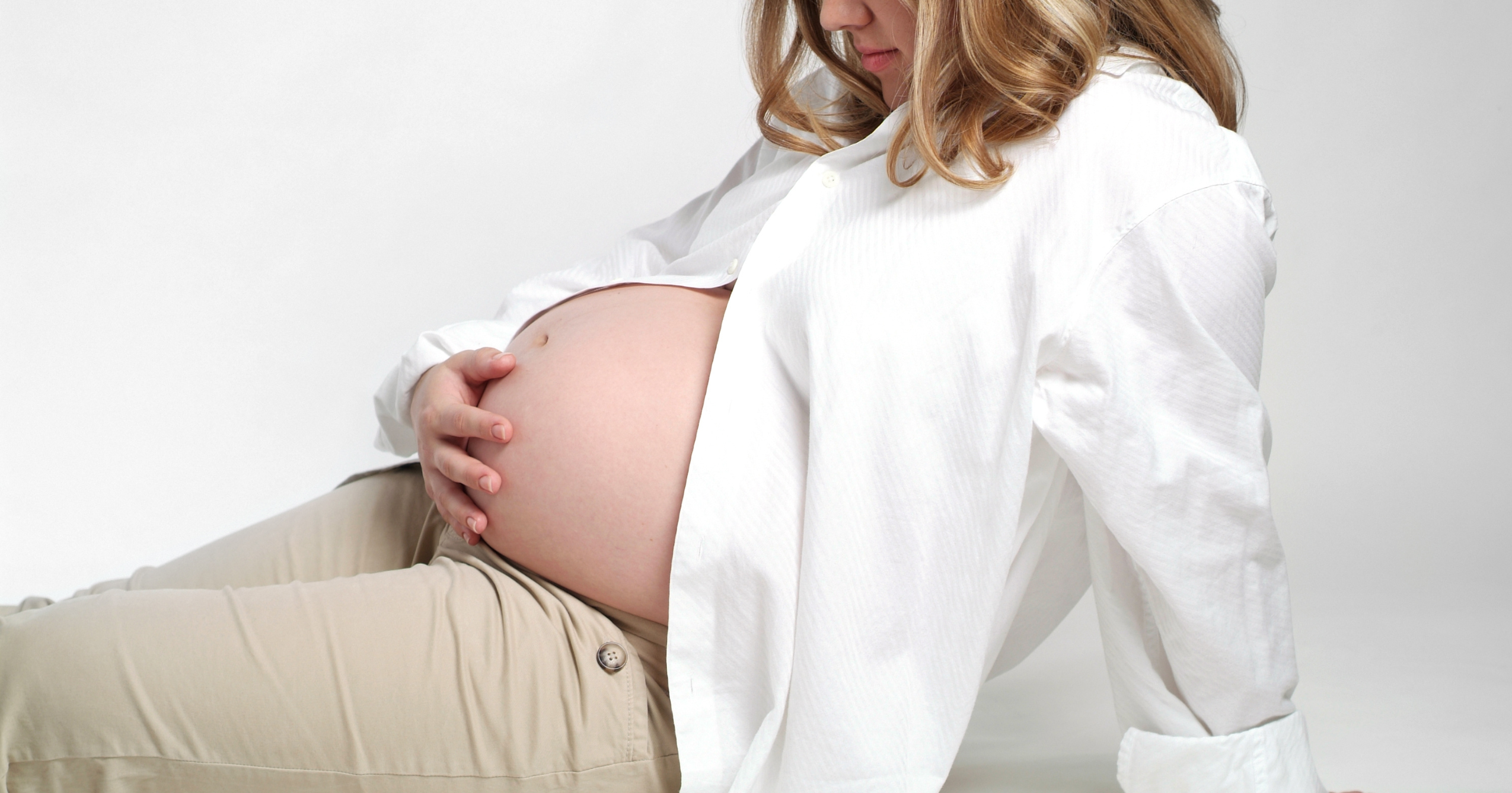 Mujer embarazada en meditación, Nova Baby PR